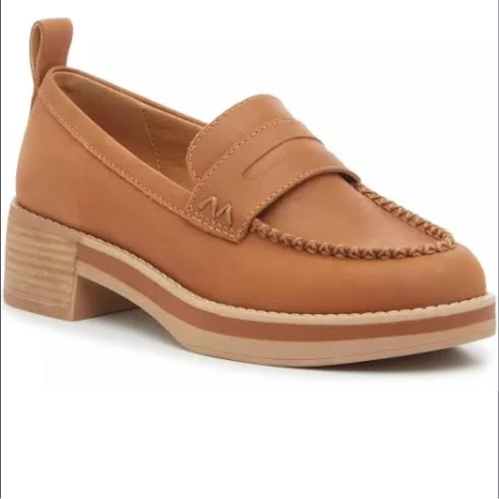 Crown Vintage Tan Brown Leather Flats / Modern Penny Loafer Style